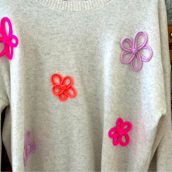 NEW without Tags - BRODIE 
Flower Pop Cashmere Crewneck Sweater - large - 2024 - Picture 4 of 13
